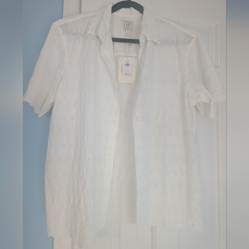 GAP X DOÊN White Eyelet Top